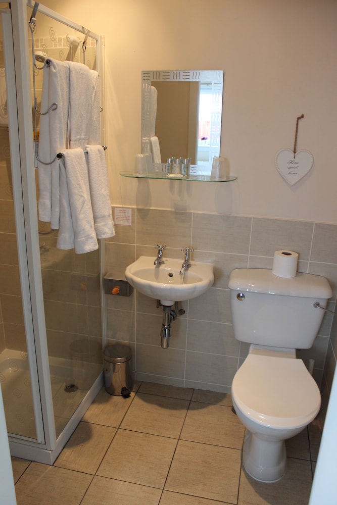 Triple Room, Ensuite photo 3