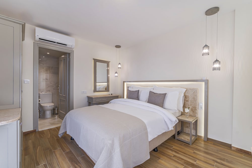 Deluxe Double Room, 1 Bedroom, Non Smoking, Sea View - Photo 19