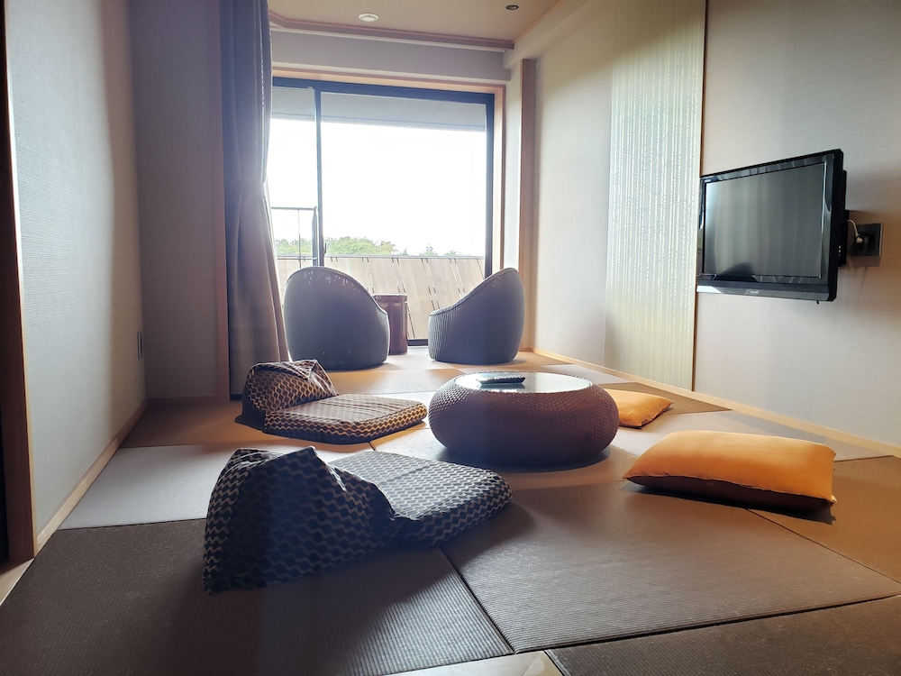 [Mt. Fuji view] Japanese-Western room with private bath photo 3