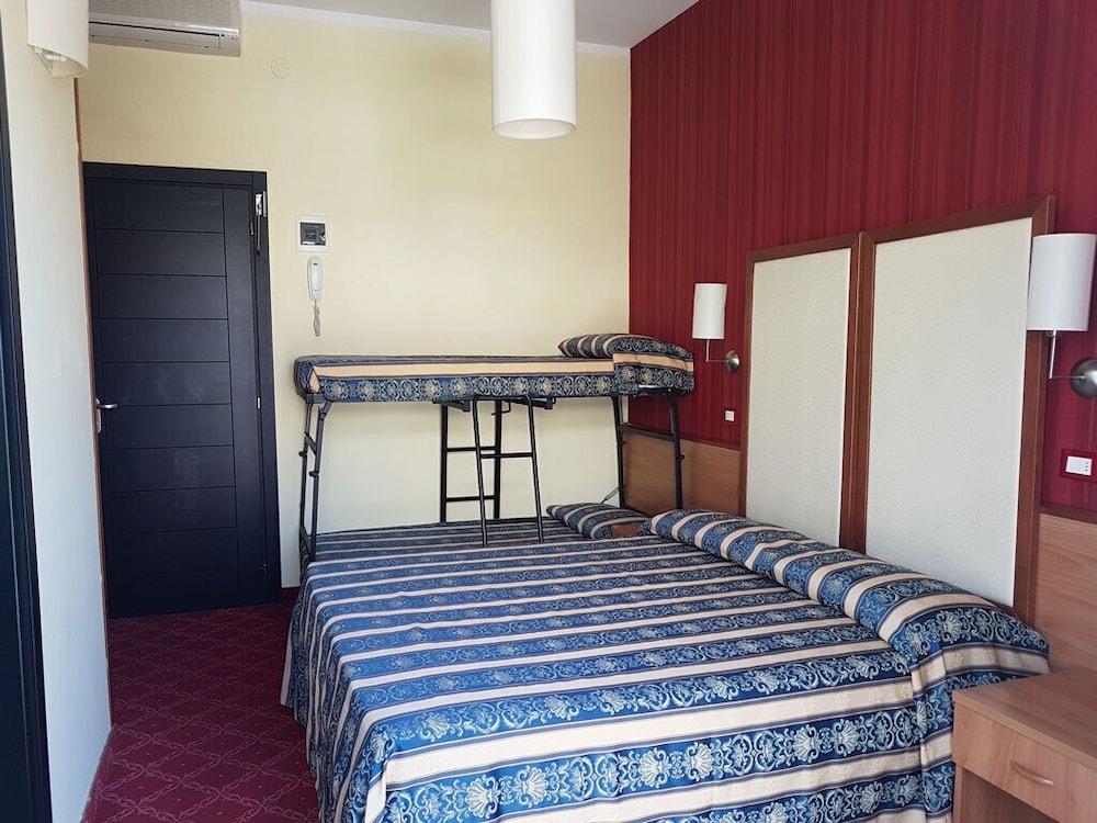 Superior Quadruple Room photo 1