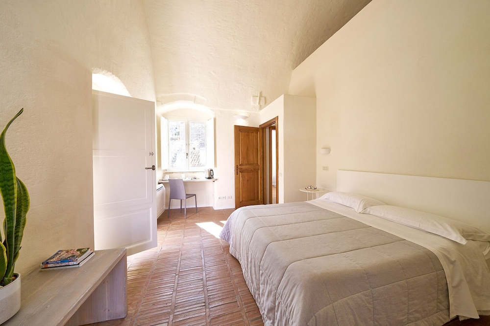 Family Room, 2 Bedrooms, City View