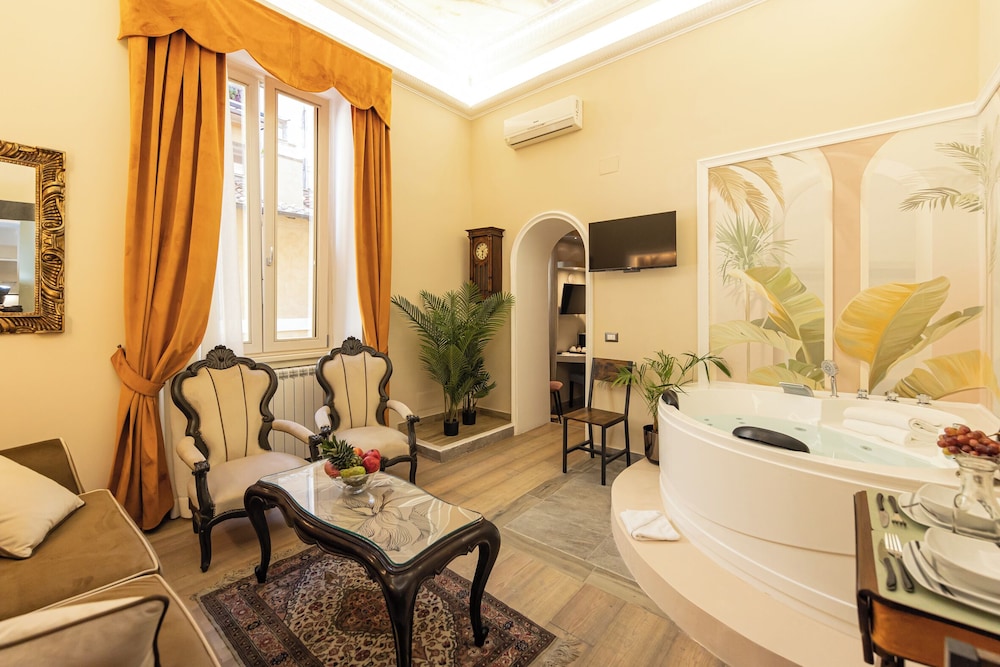 Royal Suite photo 2