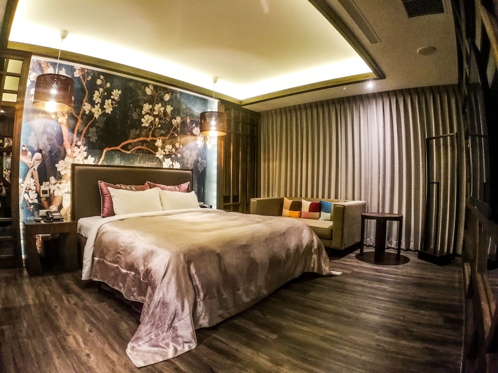 Deluxe Double Room - Photo 11