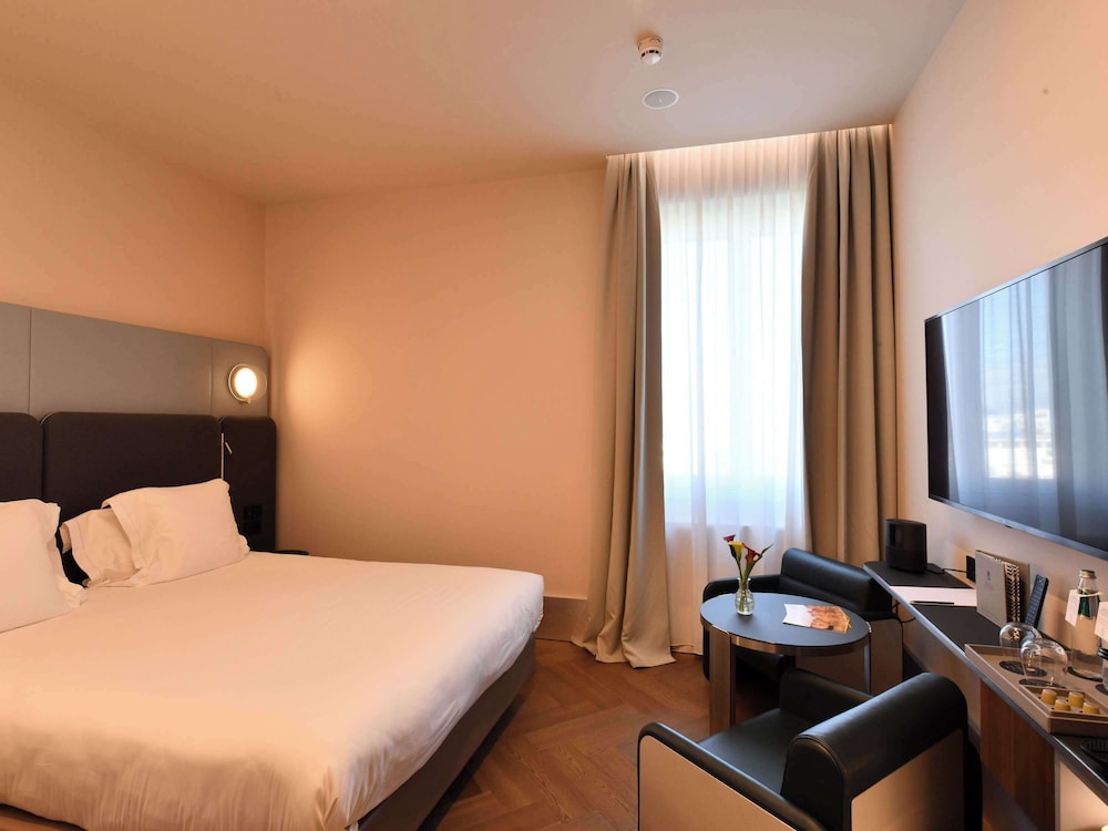 Superior Room, 1 King Bed