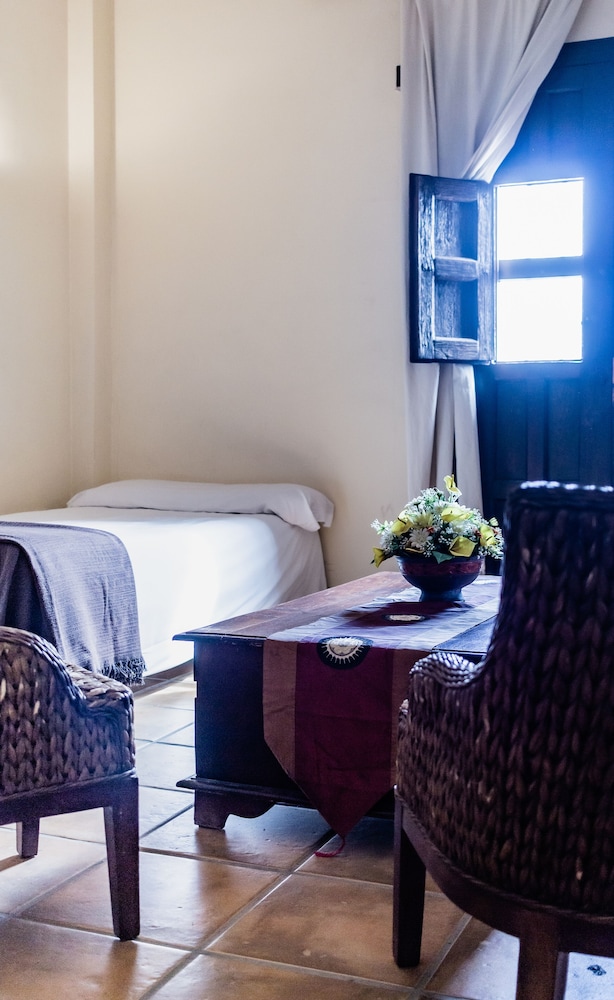 Deluxe Studio Suite - Photo 7