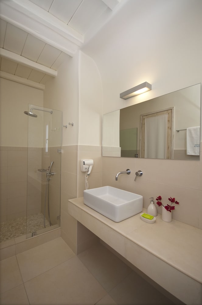 Superior Suite, Sea View - Photo 14