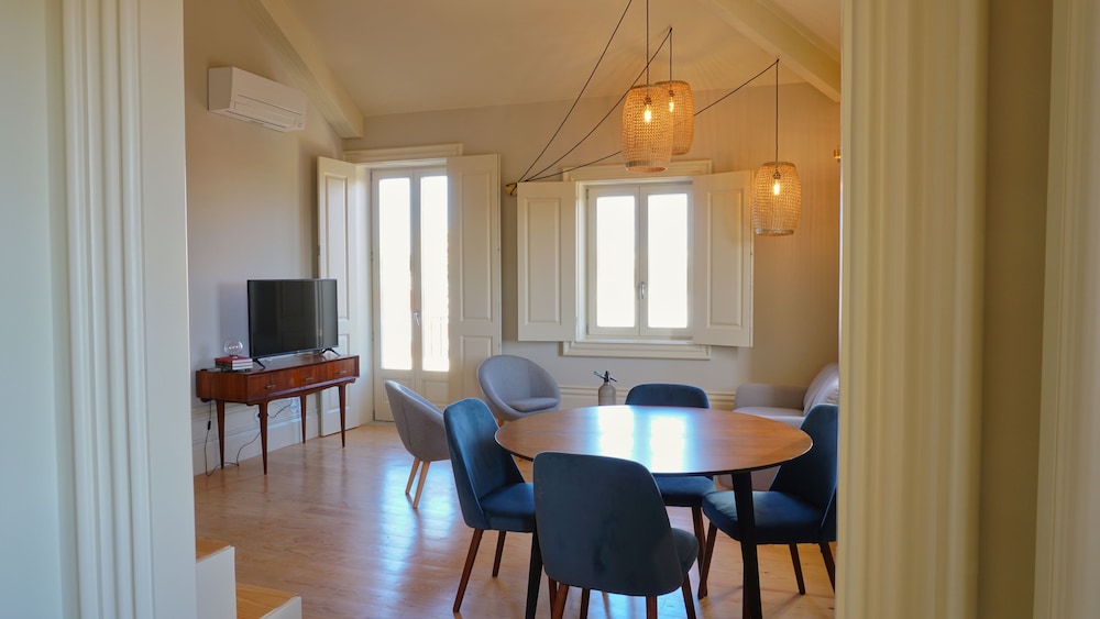 Duplex, 2 Bedrooms thumbnail 5