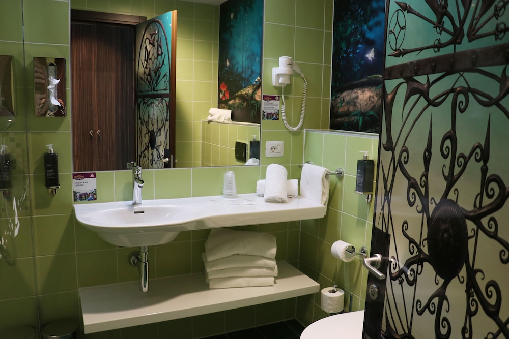 Room (Enchanted Forest Room) - Photo 5