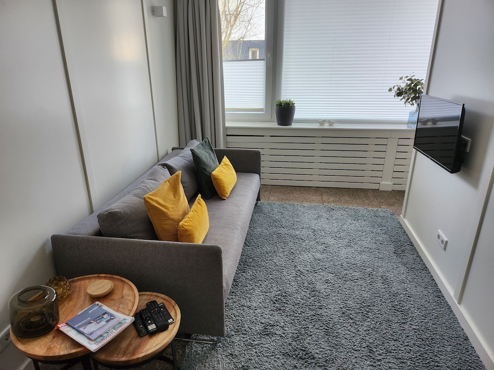 Deluxe Studio, 1 Bedroom, Non Smoking, City View photo 3