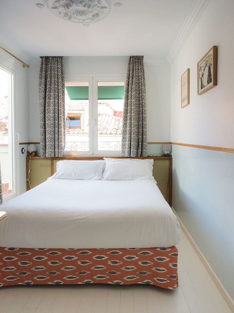 Comfort Room, Terrace (Individual)