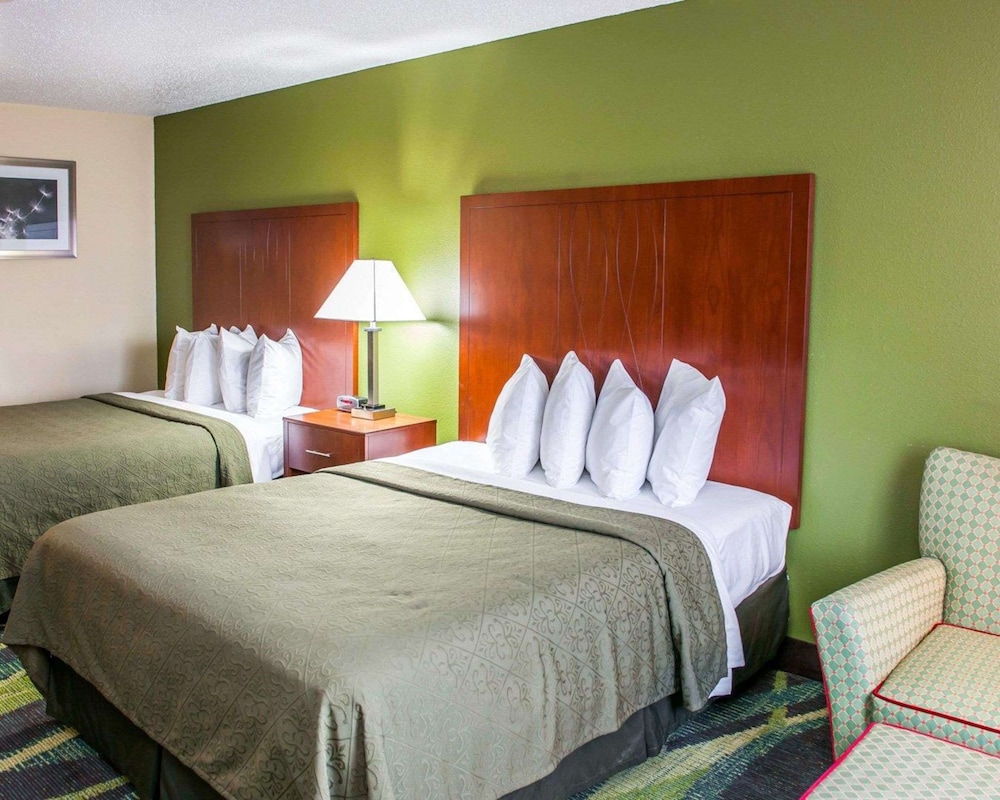 Standard Room, 2 Queen Beds, Non Smoking - Photo 3