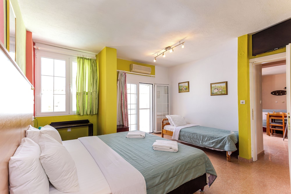 Deluxe Suite, Balcony, Pool View