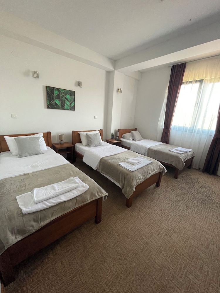 Classic Quadruple Room photo 2