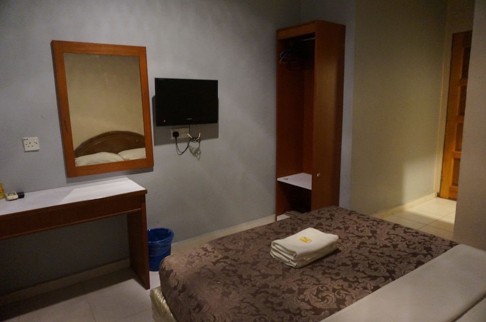 Deluxe Room, 1 Queen Bed photo 2