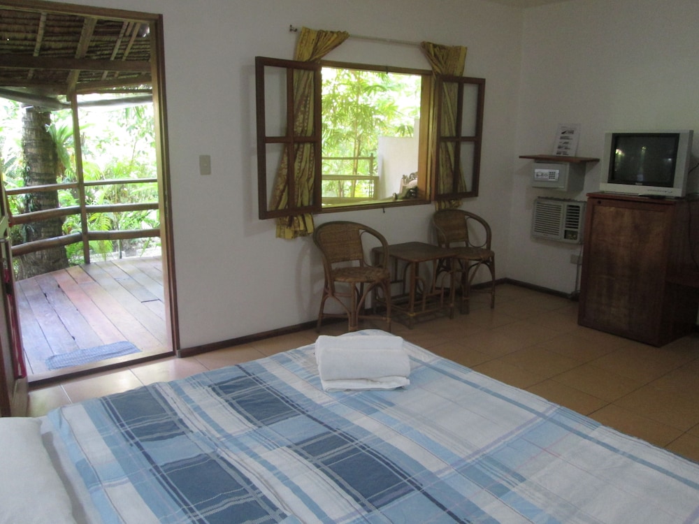 Family Room, Garden View photo 2