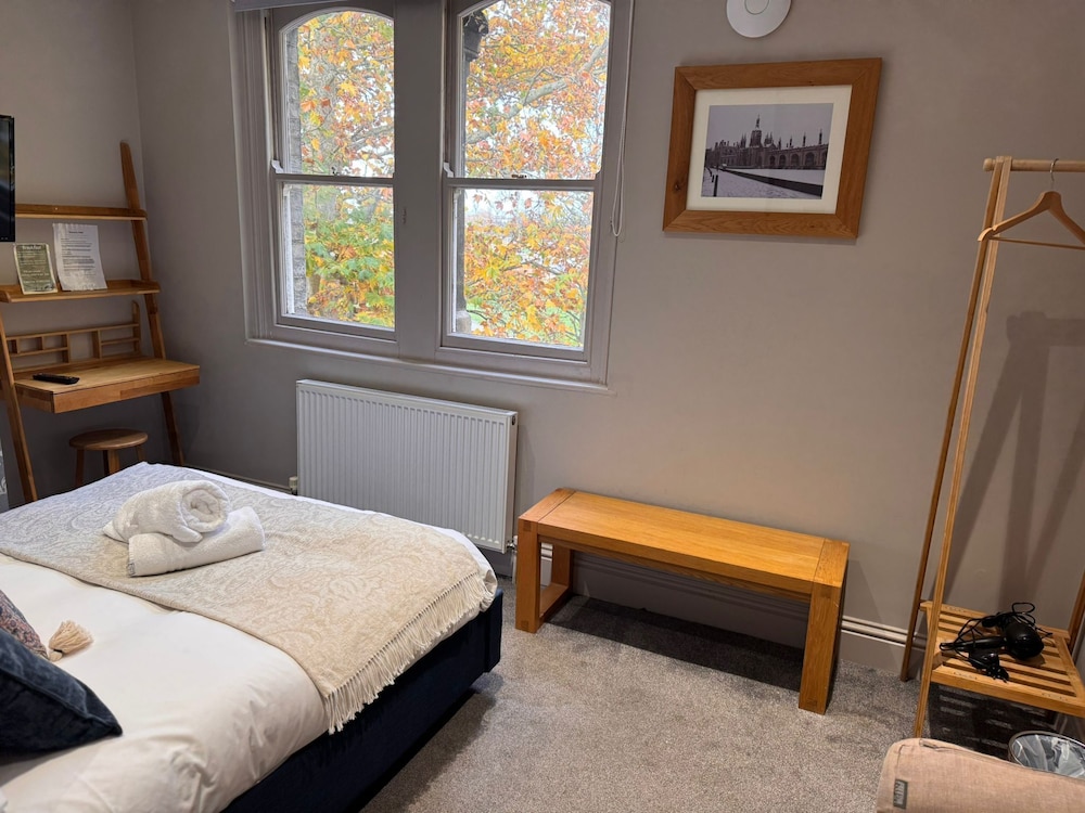 Double Room, Private Bathroom (shared Kitchen 15 and 16), photo 6