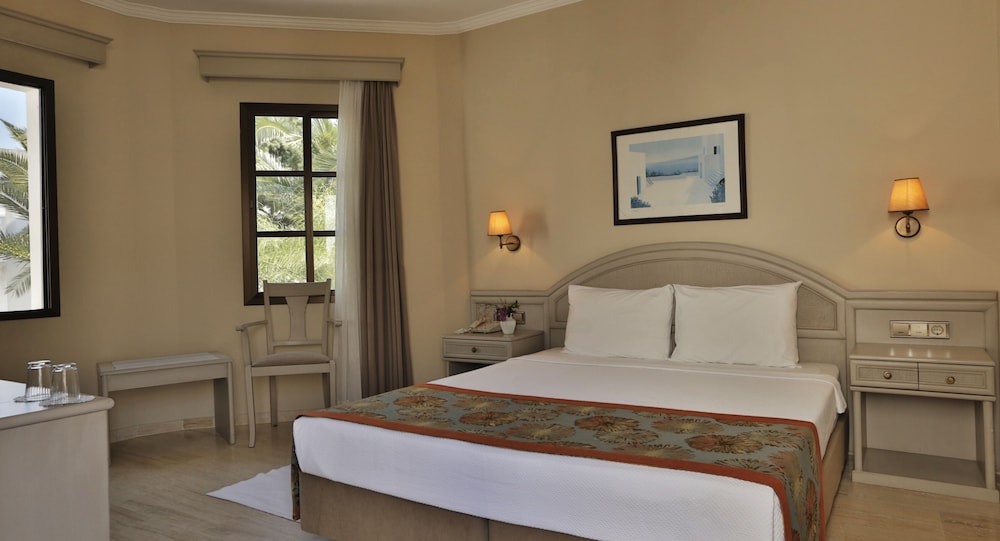Standard Double or Twin Room photo 2