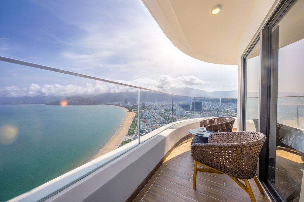 Two-bedroom Suite Oceanview - Photo 3