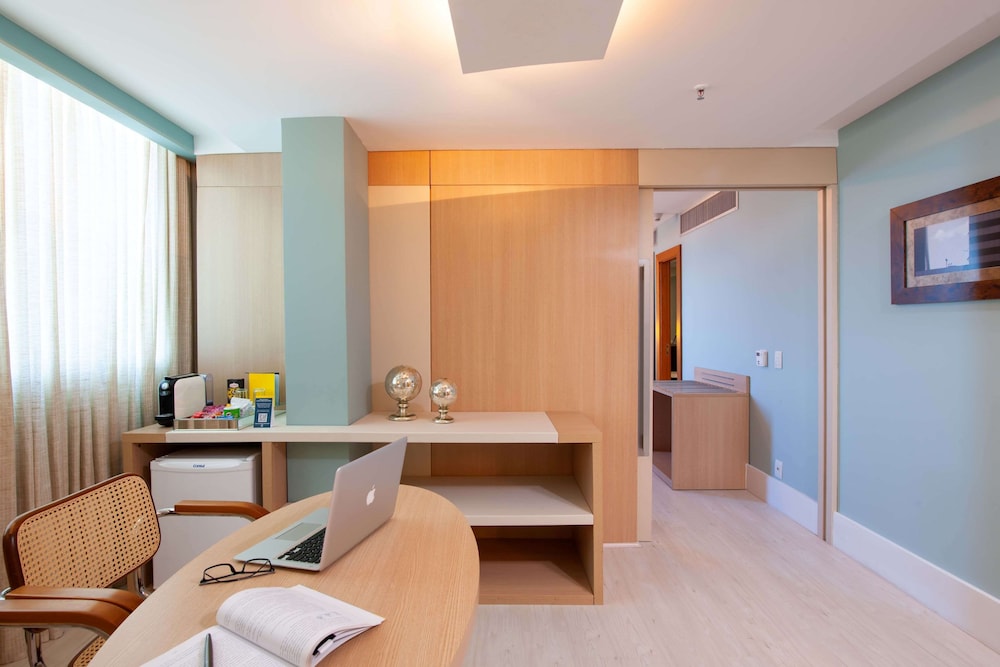 Suite, 1 King Bed, Sea View