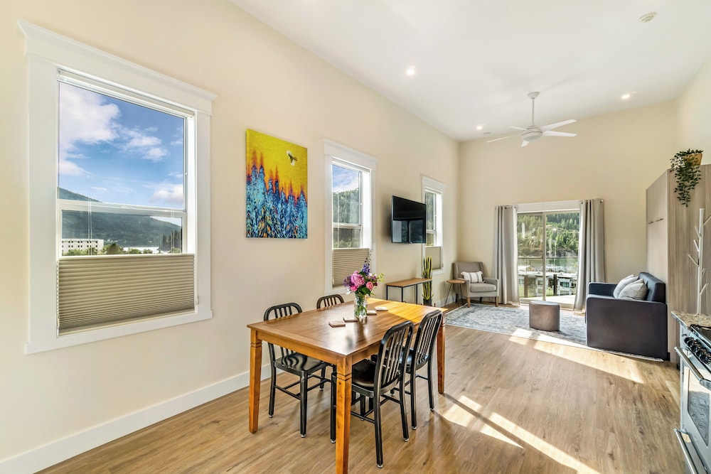 Luxury Suite, 1 Bedroom, Terrace, Lake View photo 1