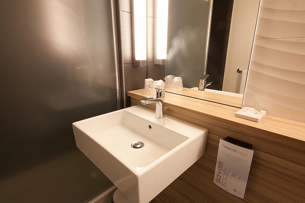 Standard Room, 2 Twin Beds - Photo 1