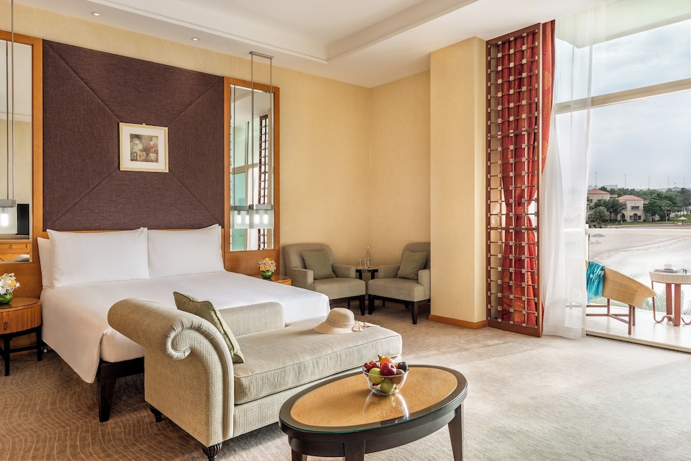 Gulf Junior Suite - Free daily shuttle bus to Yas attractions, Yas Mall and Grand Mosque