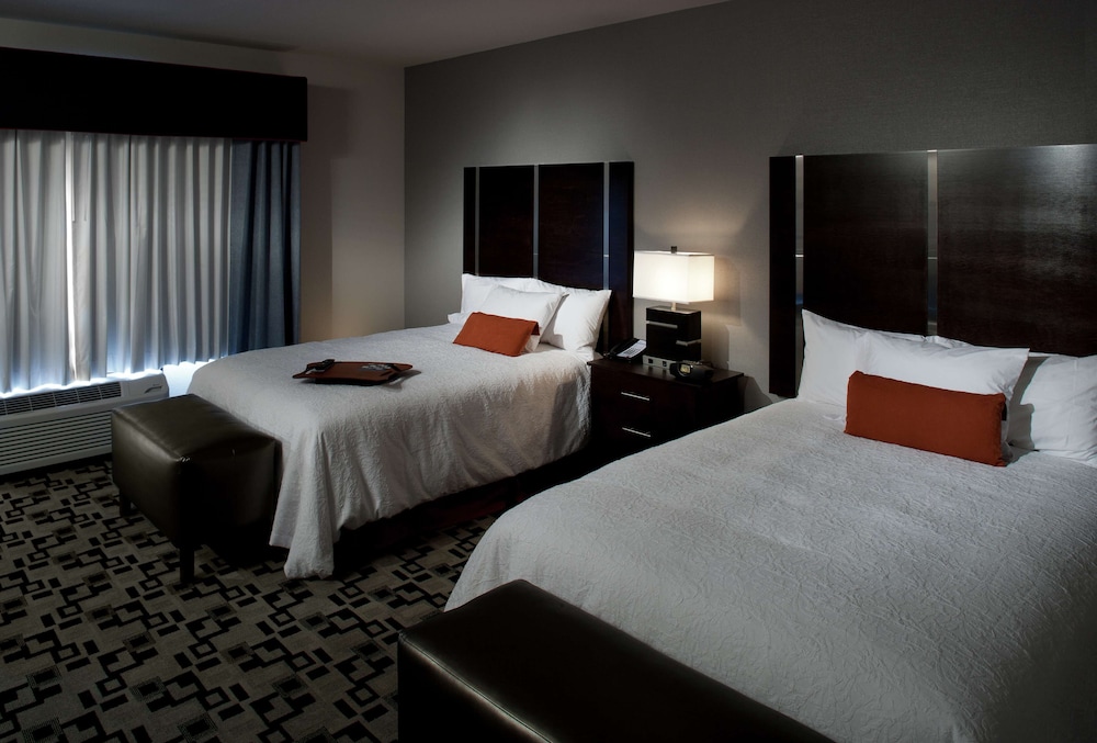 Two Queen Beds photo 2