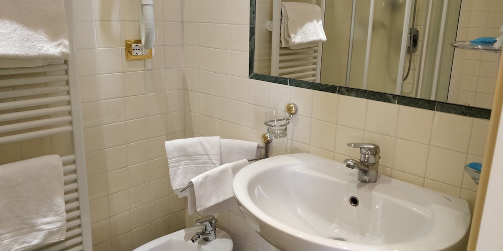 Superior Room - Photo 12