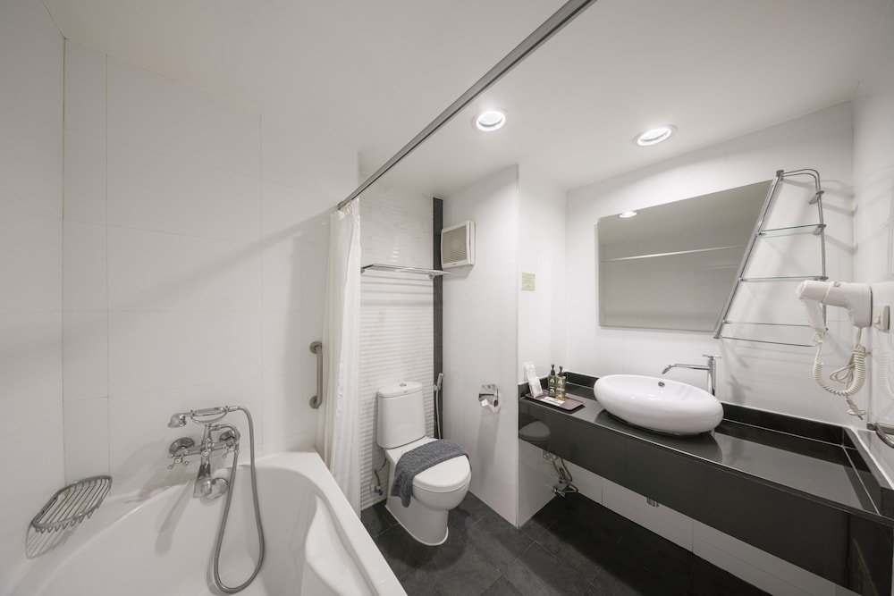 1 Bedroom Suite Room Only photo 2