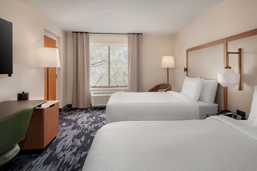 Standard Room, 2 Queen Beds, Smoking (Mobility/Hearing Accessible, Tub)