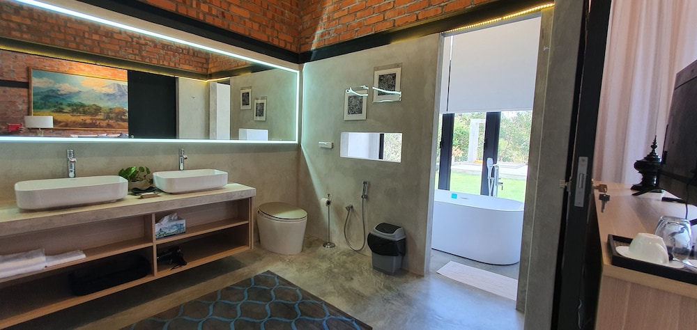 Premium Suite - Photo 3