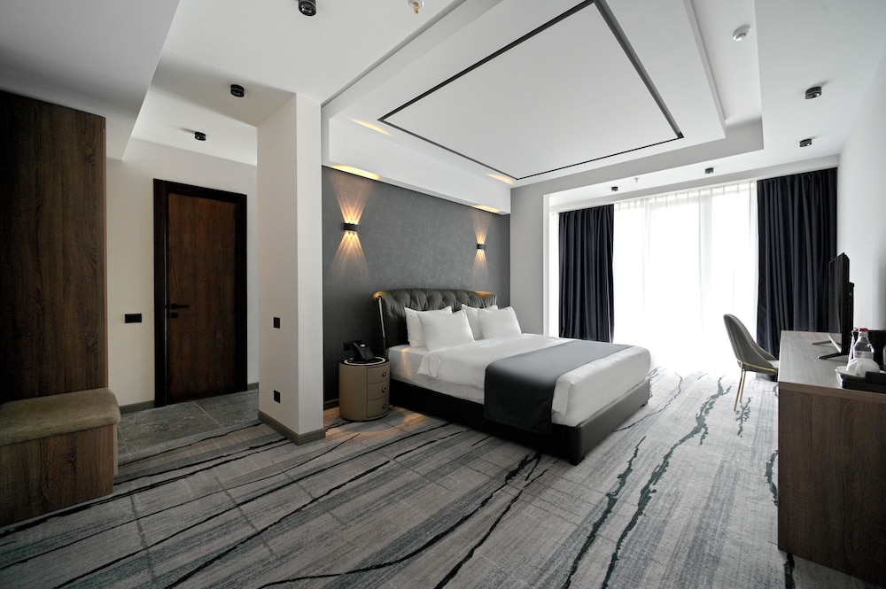 Luxury Double Room, Balcony, Mountain View