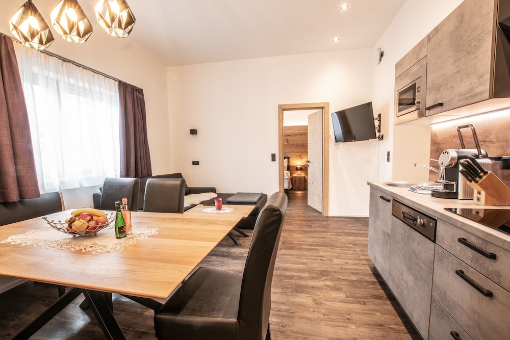 Deluxe Apartment, 2 Bedrooms, Accessible, Kitchen (Apart Ashley) photo 3