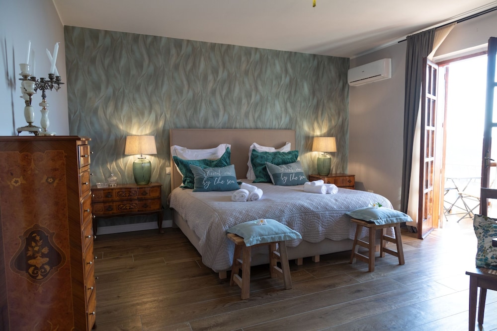 Deluxe Suite, Private Bathroom, Ocean View (Balkon)