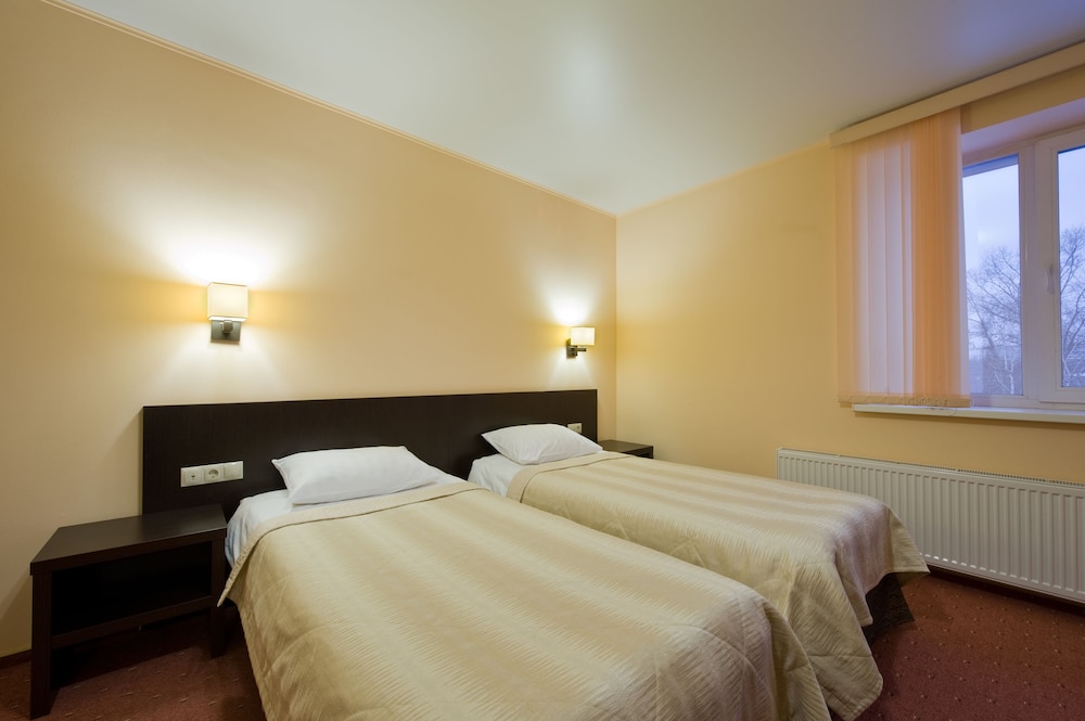 Economy Twin Room photo 3