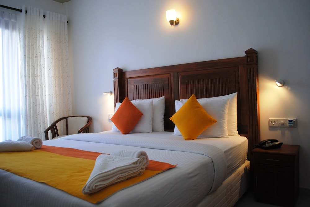 Deluxe Double Room with Balcony photo 3