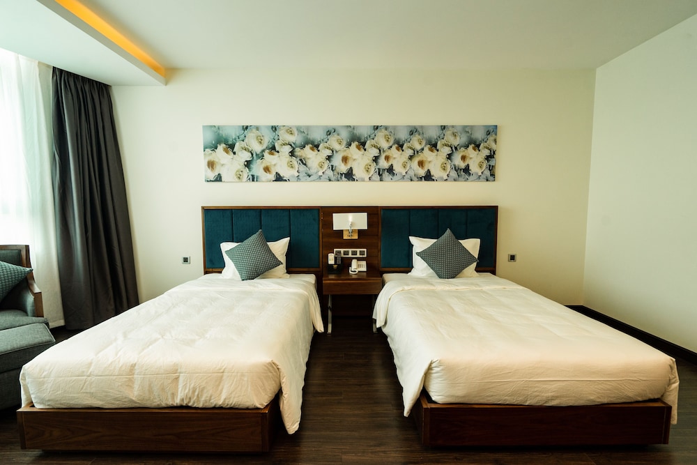 Family Suite, Multiple Beds, City View photo 2