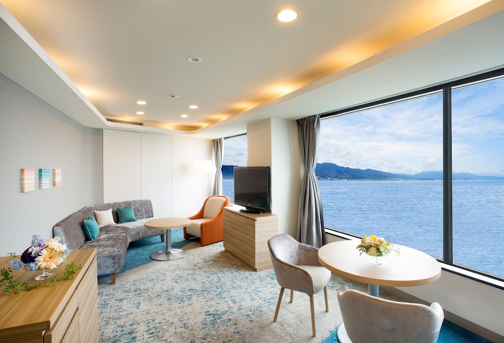 Suite, 2 Twin Beds (Sky Floor), Non Smoking