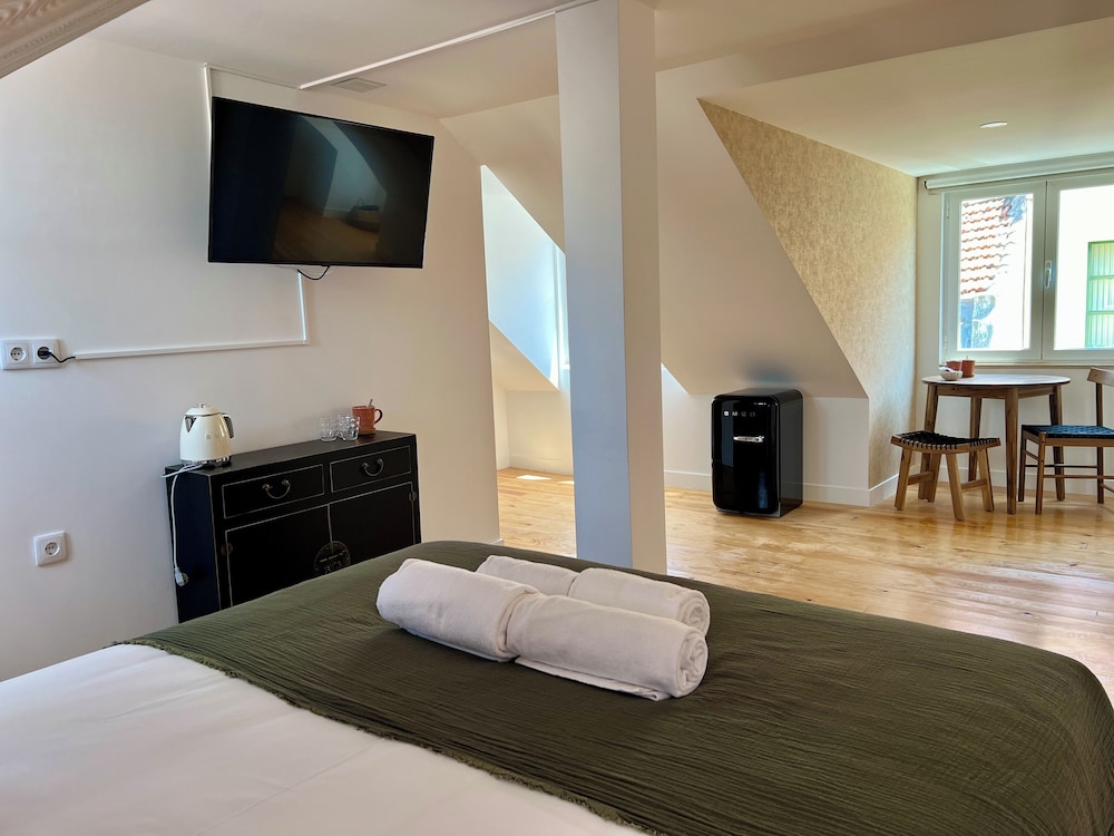Deluxe Suite, 1 Bedroom, Pool Access photo 3