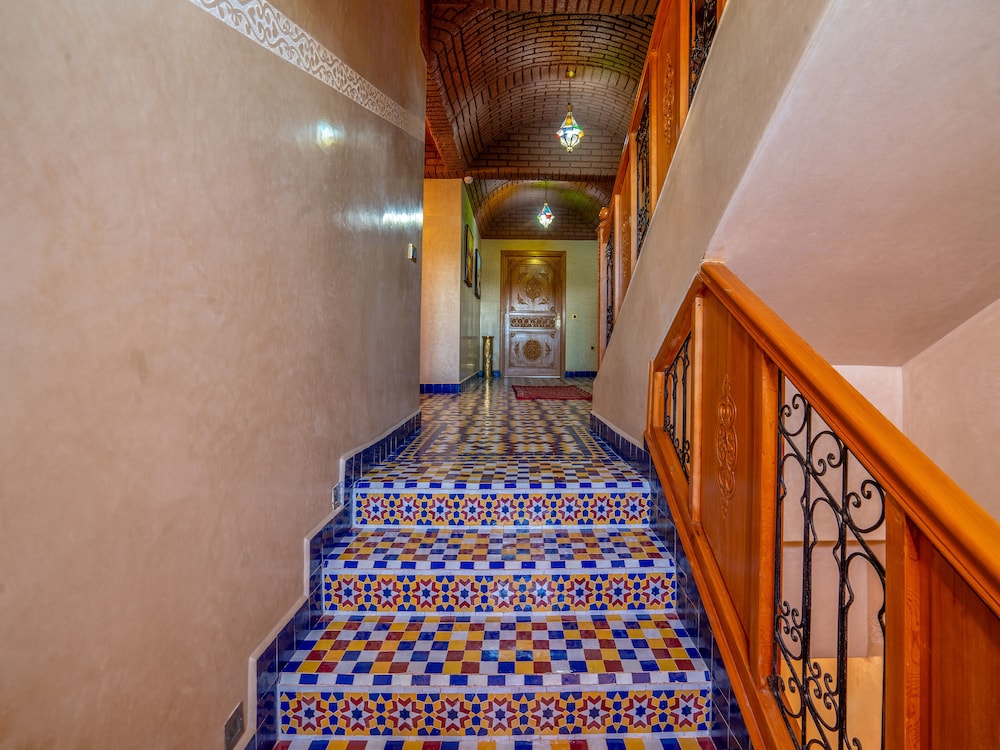 Royal Room - Photo 5