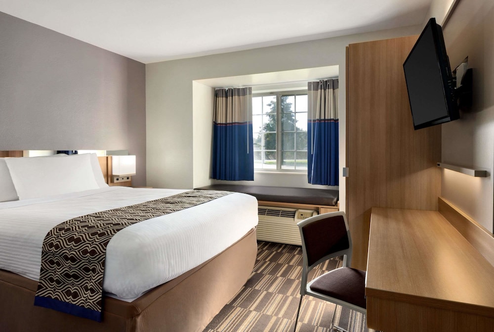 Standard Room, 1 Queen Bed - Photo 1