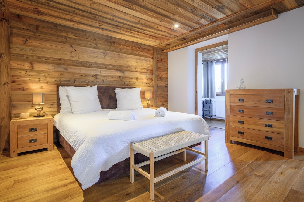 Classic Quadruple Room, Balcony, Mountain View