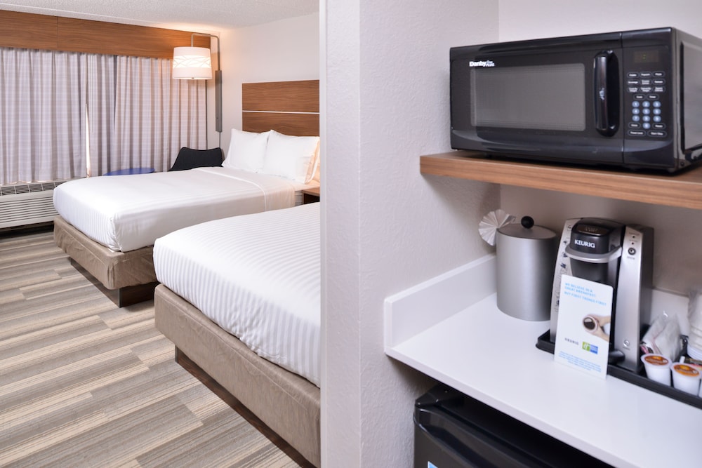 Standard Room, 2 Double Beds, Accessible (Comm, Tran Shwr) - Photo 1