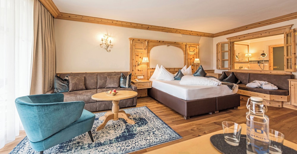 Superior Studio Suite, Balcony, Golf View