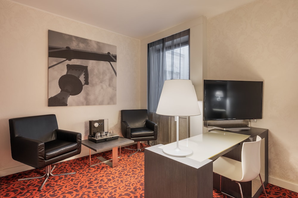 Deluxe Room (Comunicada)