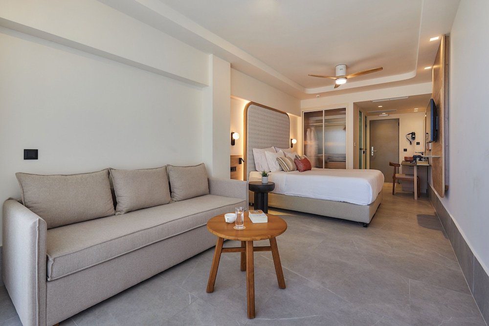 Superior Room, Partial Sea View