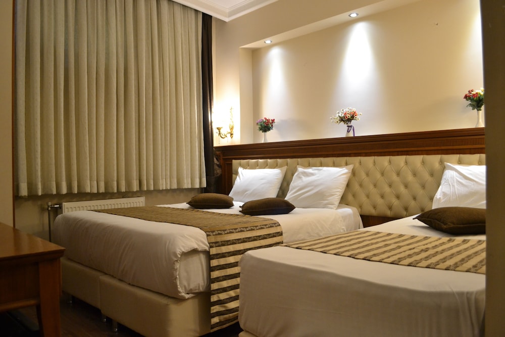 Budget Triple Room photo 2