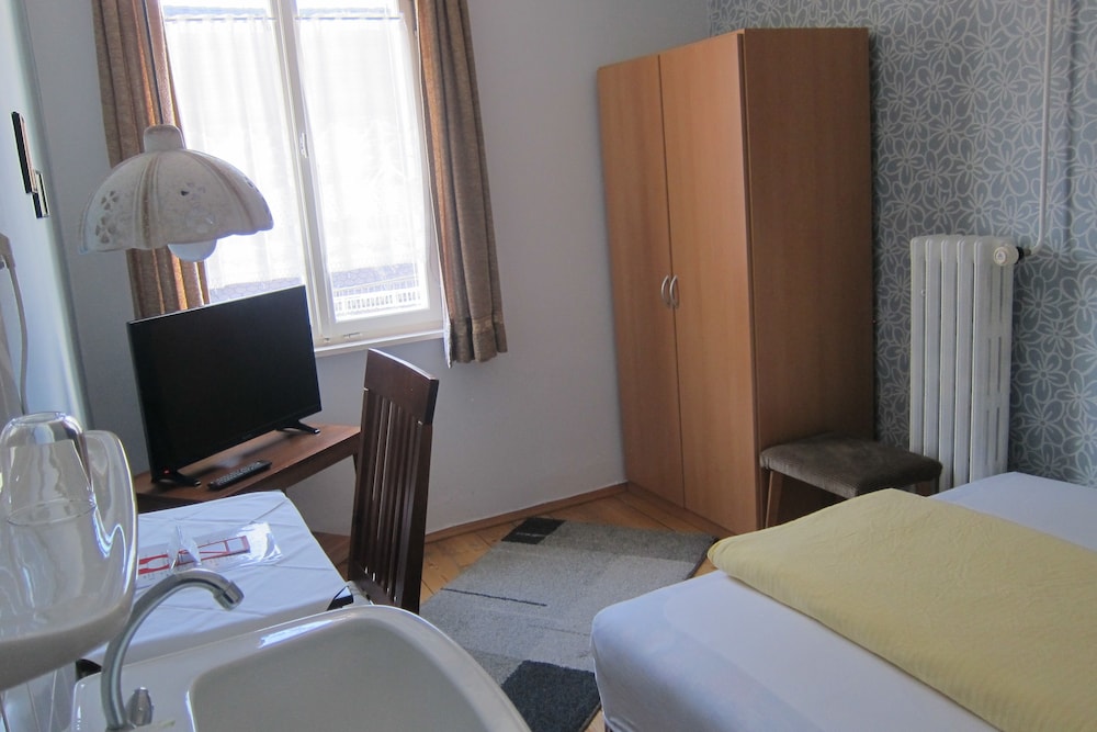 Single Room photo 3