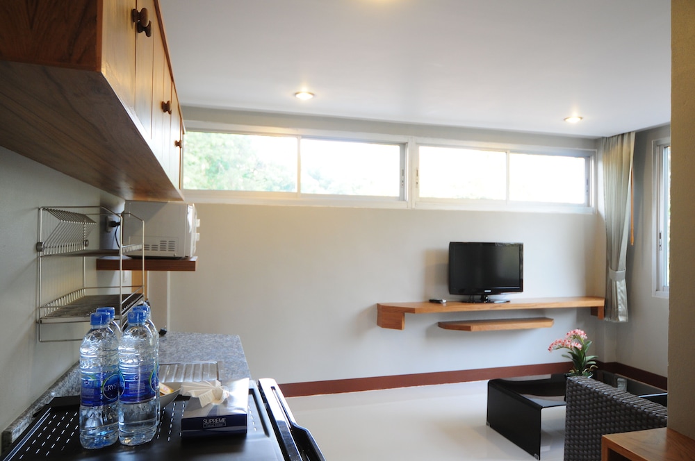 Family Room photo 3