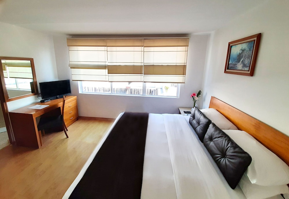 Suite, 1 King Bed, Kitchenette